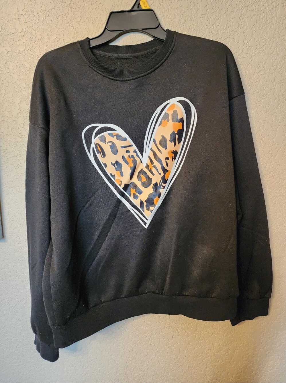 SHEIN Black Sweatshirt with Leopard Heart Print